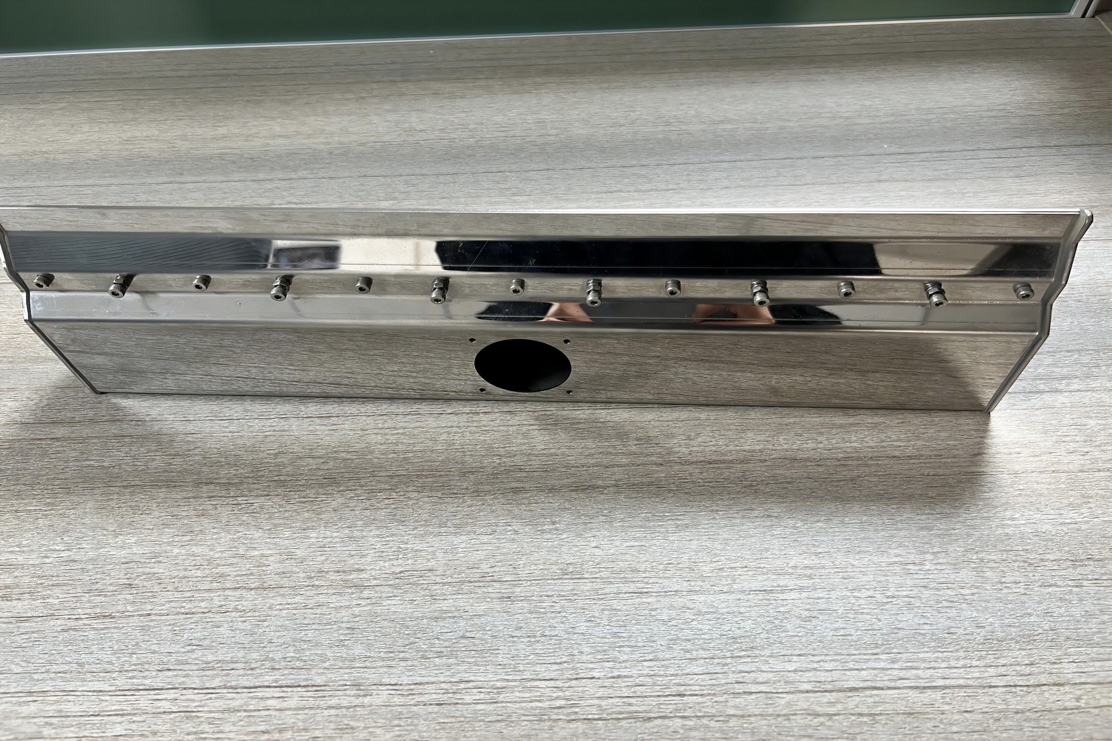 Por qué los cuchillos de aire son esenciales para la limpieza de vidrio LCD de alta precisión